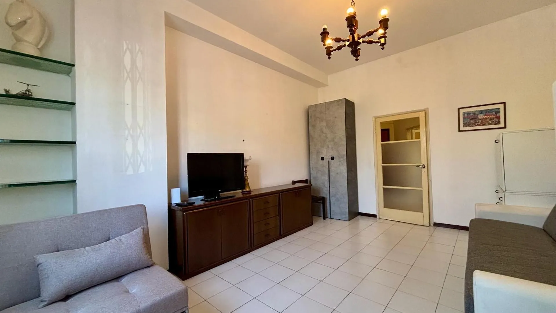I-Host Apartment - Valsolda 3 Milano 0*,  Italien